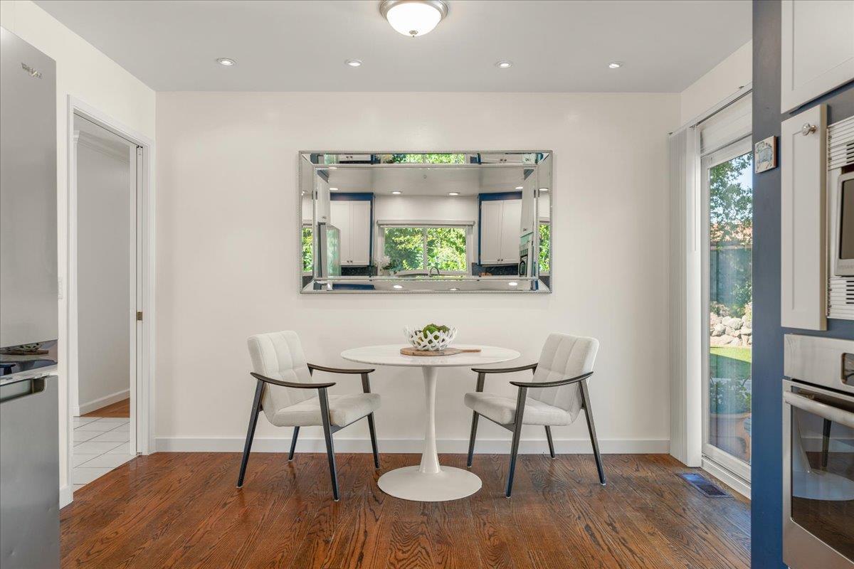 Detail Gallery Image 14 of 49 For 1207 Woodview Ter, Los Altos,  CA 94024 - 5 Beds | 3 Baths