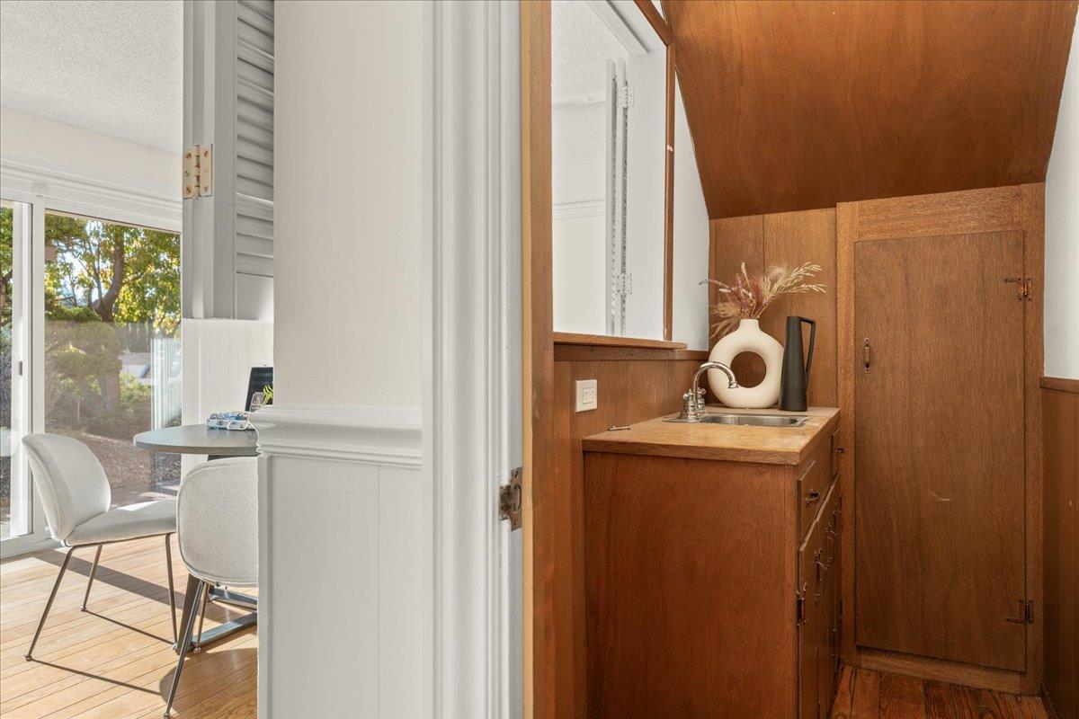 Detail Gallery Image 34 of 49 For 1207 Woodview Ter, Los Altos,  CA 94024 - 5 Beds | 3 Baths