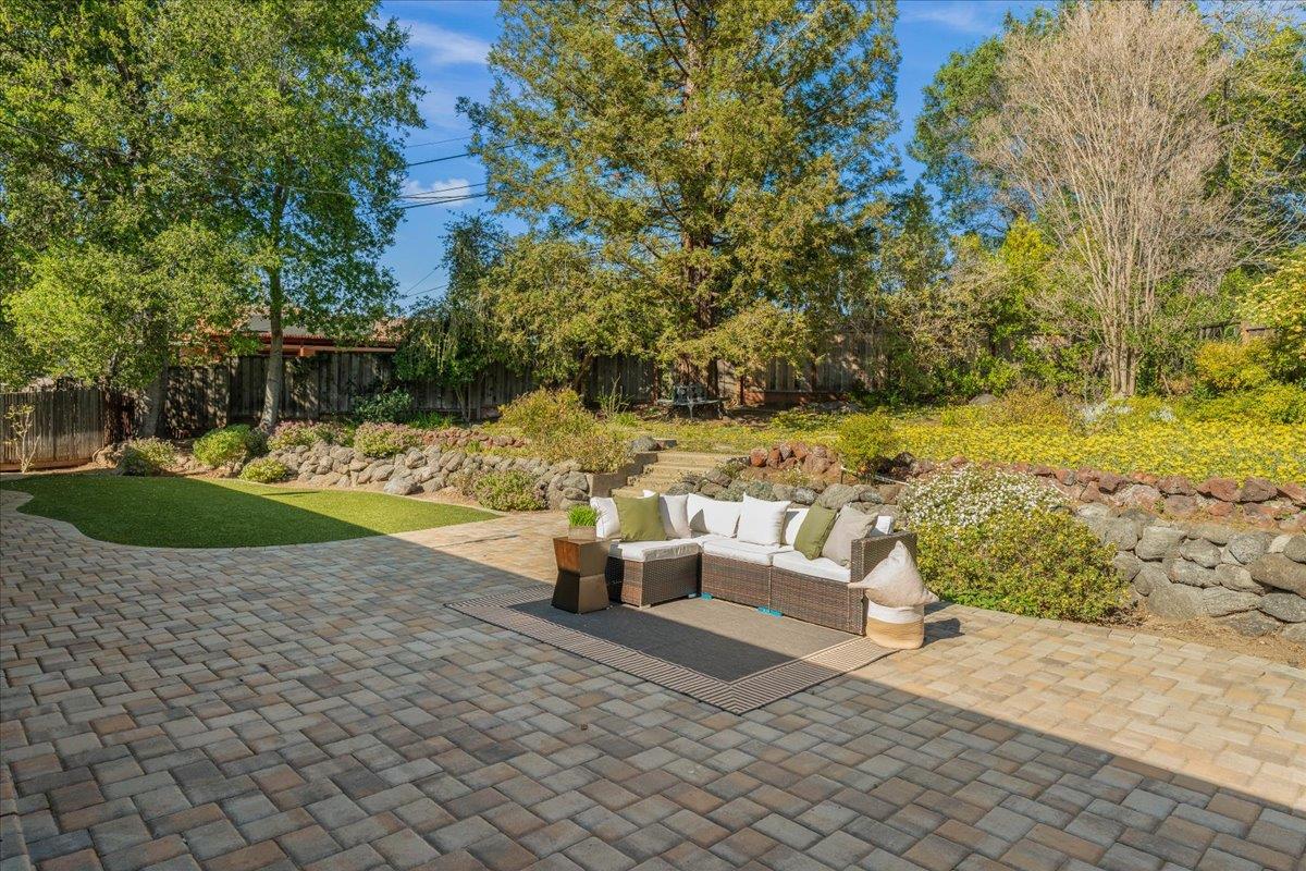 Detail Gallery Image 35 of 49 For 1207 Woodview Ter, Los Altos,  CA 94024 - 5 Beds | 3 Baths