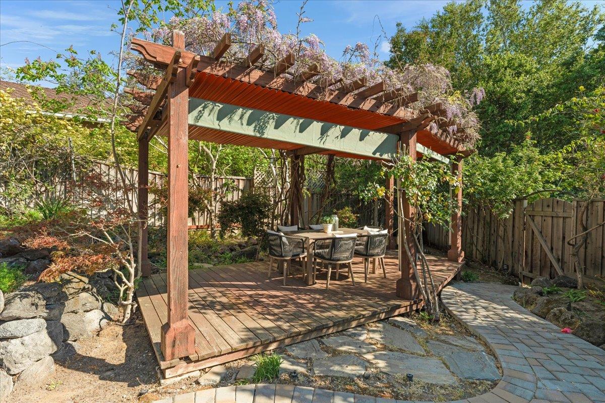 Detail Gallery Image 37 of 49 For 1207 Woodview Ter, Los Altos,  CA 94024 - 5 Beds | 3 Baths