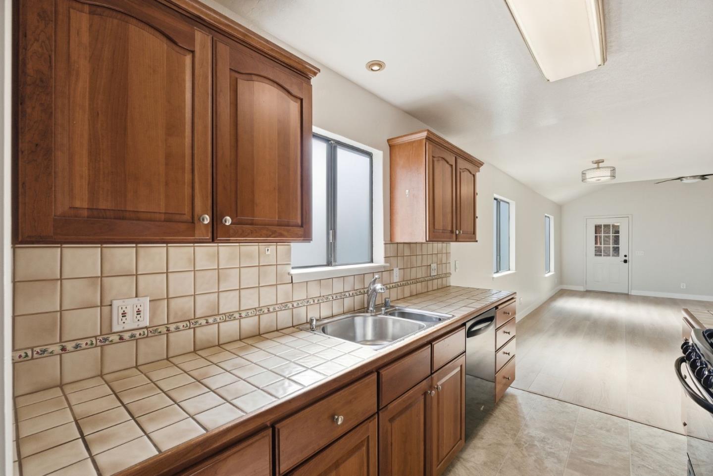 Detail Gallery Image 16 of 42 For 119 Florence St, Sunnyvale,  CA 94086 - 3 Beds | 1/1 Baths