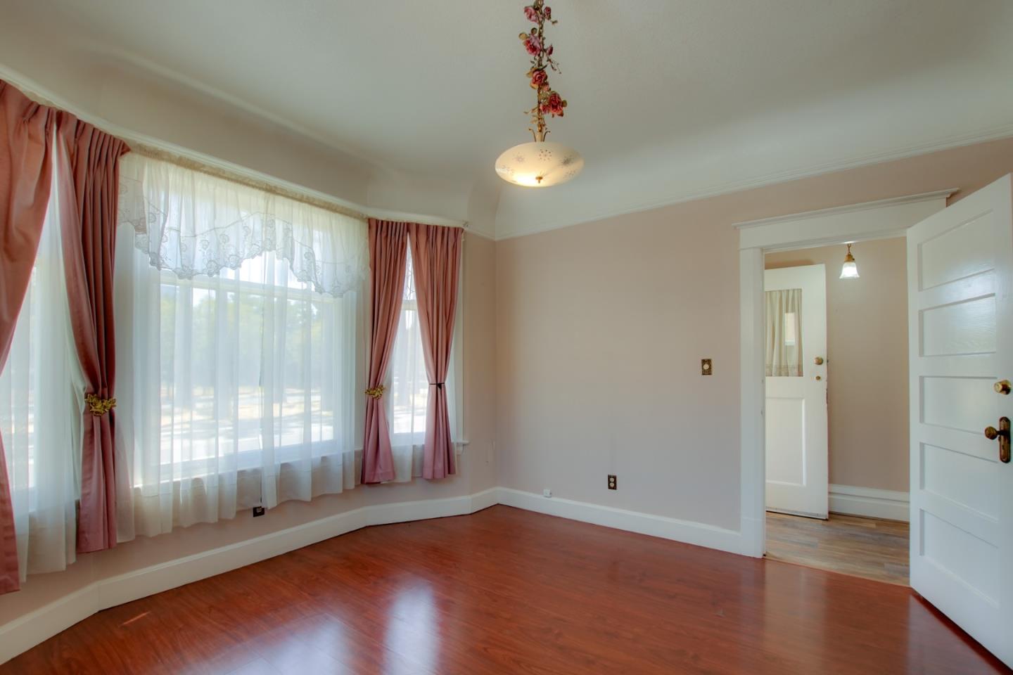 Detail Gallery Image 11 of 49 For 541 Vine St, San Jose,  CA 95110 - 2 Beds | 1 Baths