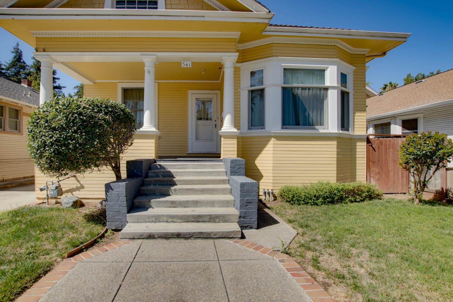 Detail Gallery Image 3 of 49 For 541 Vine St, San Jose,  CA 95110 - 2 Beds | 1 Baths