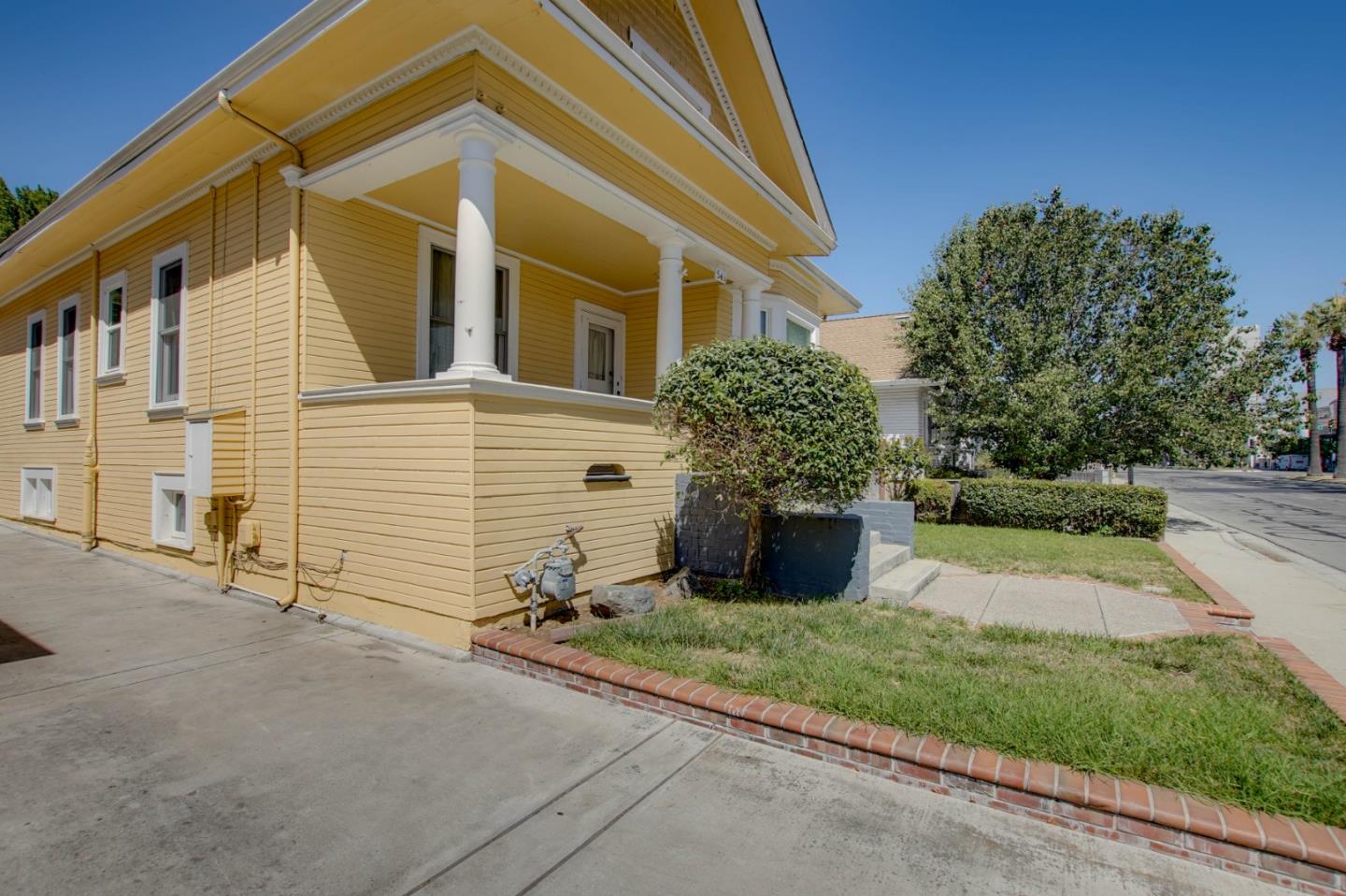 Detail Gallery Image 4 of 49 For 541 Vine St, San Jose,  CA 95110 - 2 Beds | 1 Baths