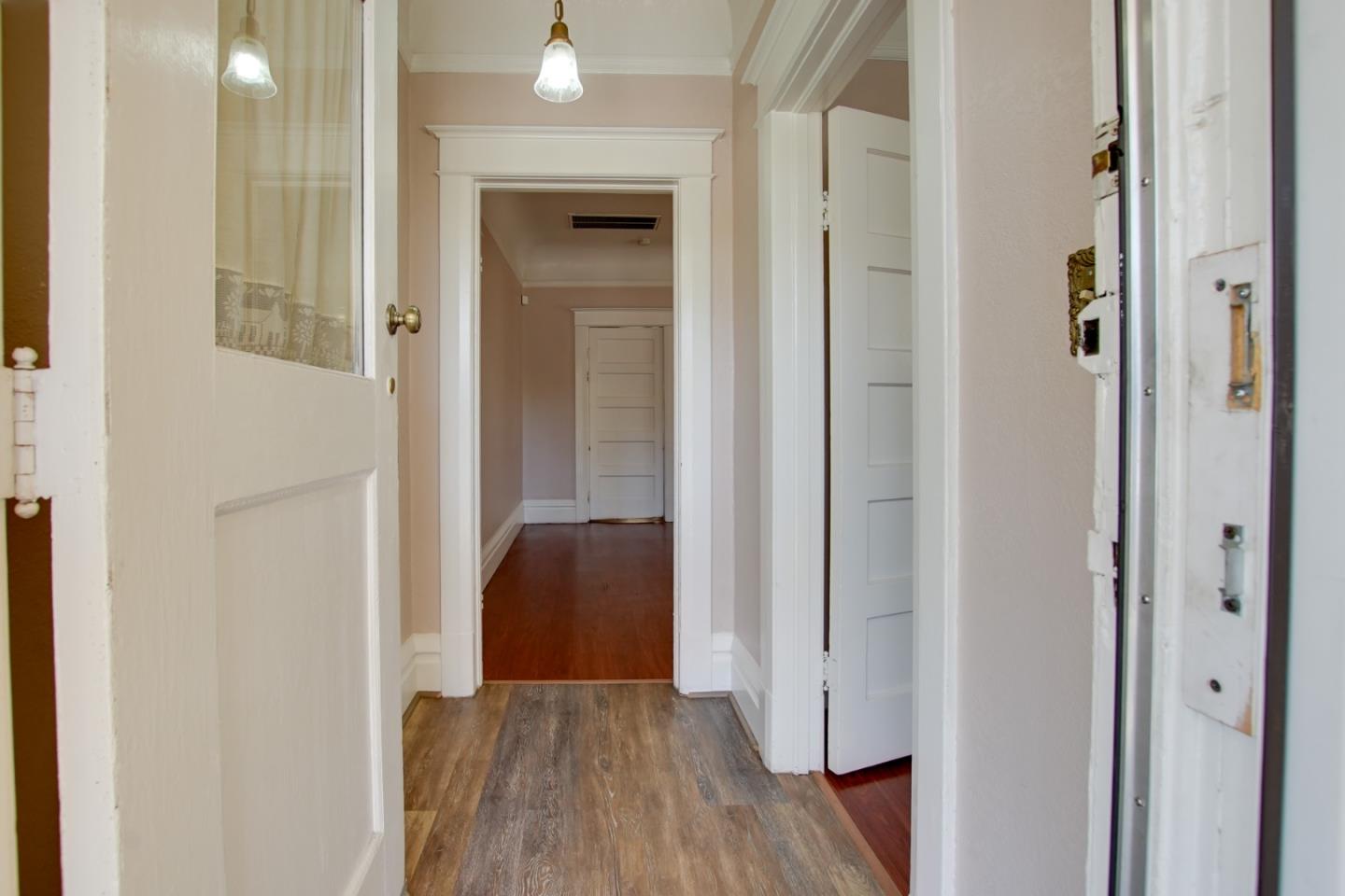 Detail Gallery Image 8 of 49 For 541 Vine St, San Jose,  CA 95110 - 2 Beds | 1 Baths