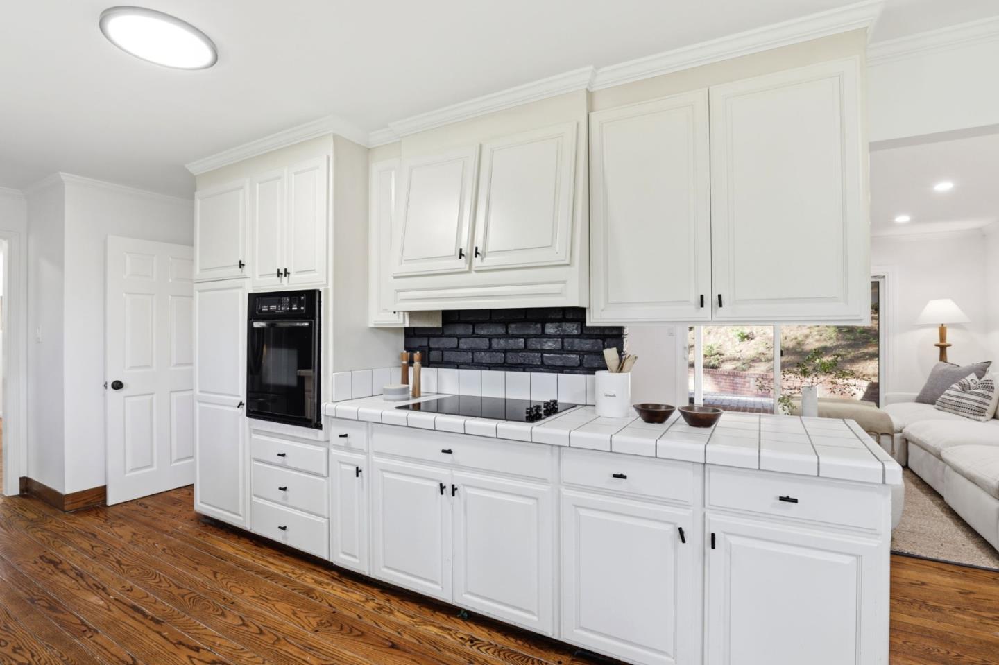 Detail Gallery Image 14 of 44 For 425 Summit Springs Rd, Woodside,  CA 94062 - 4 Beds | 2/1 Baths