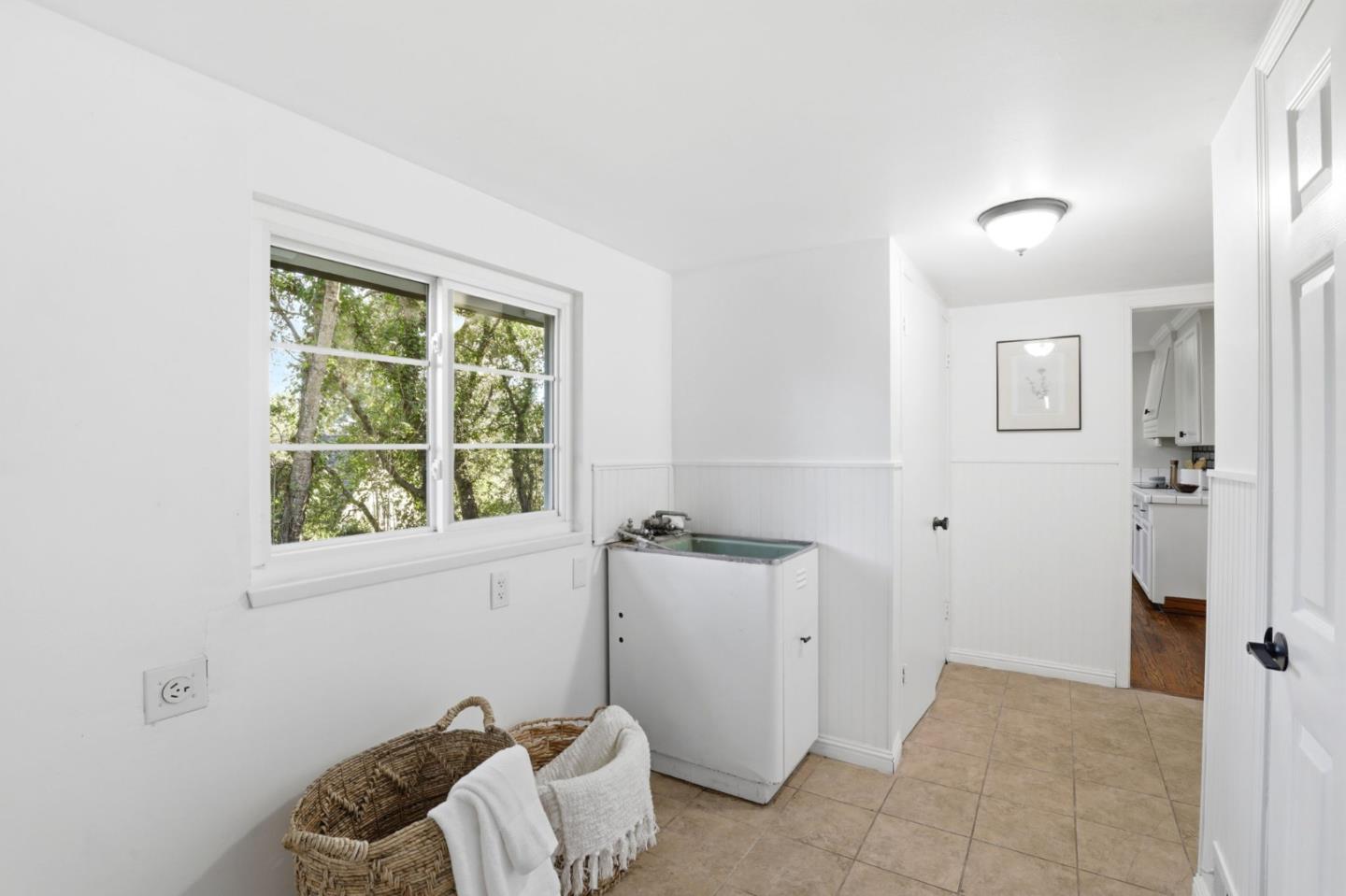 Detail Gallery Image 20 of 44 For 425 Summit Springs Rd, Woodside,  CA 94062 - 4 Beds | 2/1 Baths