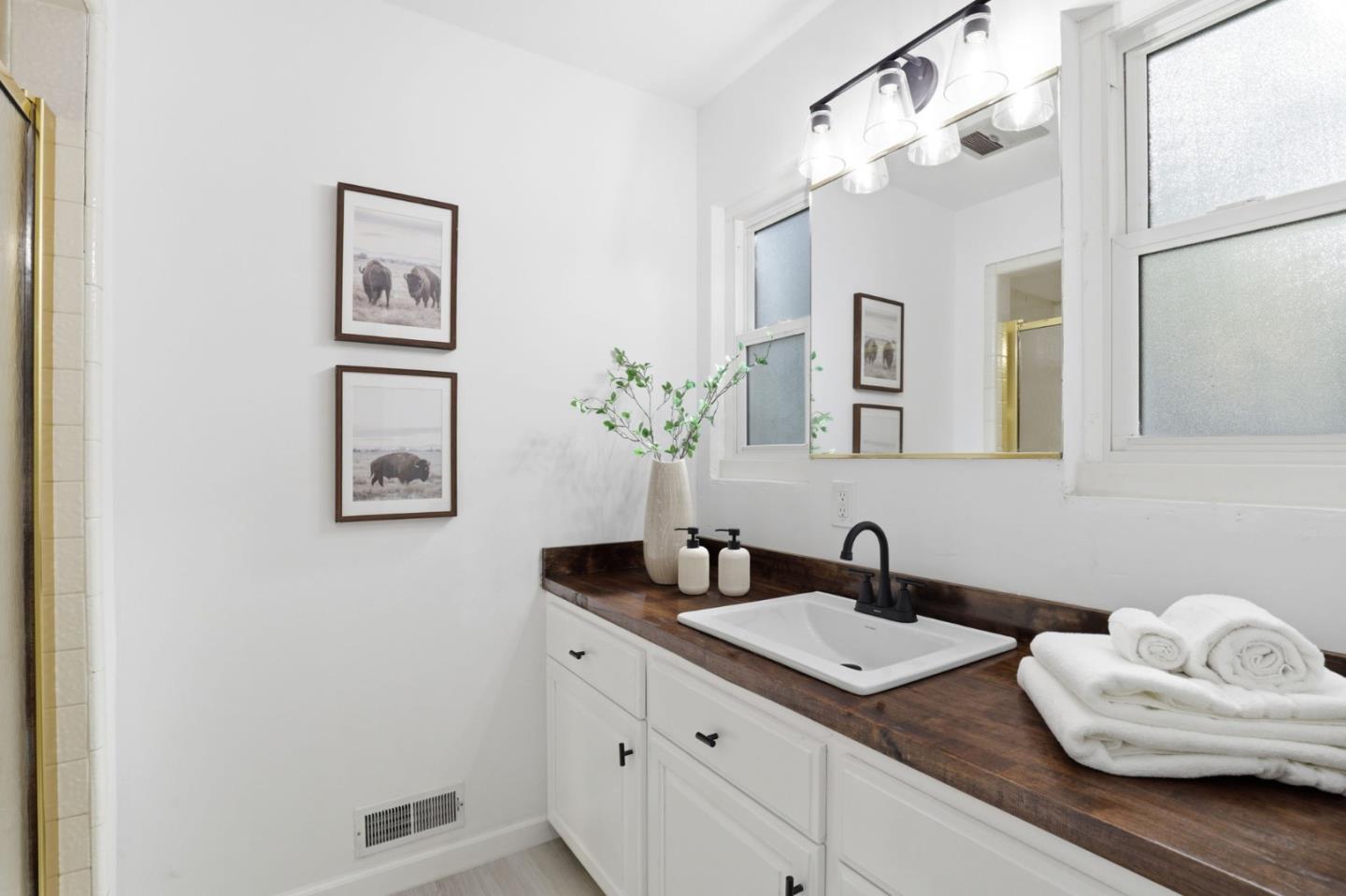 Detail Gallery Image 26 of 44 For 425 Summit Springs Rd, Woodside,  CA 94062 - 4 Beds | 2/1 Baths