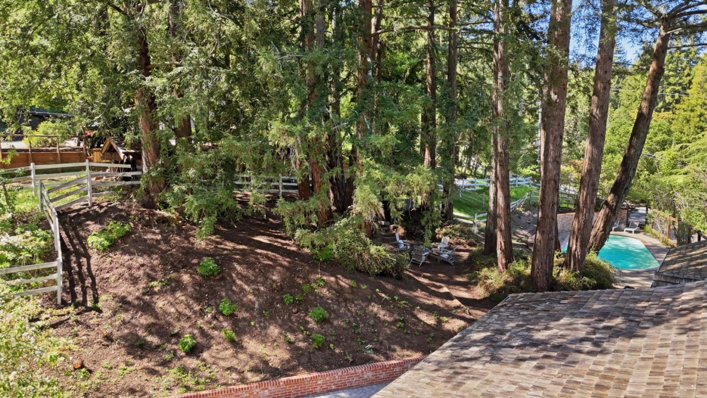 Detail Gallery Image 36 of 44 For 425 Summit Springs Rd, Woodside,  CA 94062 - 4 Beds | 2/1 Baths