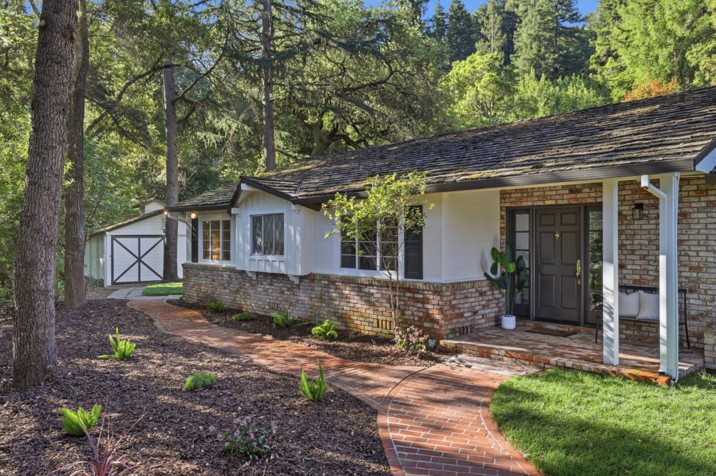 Detail Gallery Image 4 of 44 For 425 Summit Springs Rd, Woodside,  CA 94062 - 4 Beds | 2/1 Baths