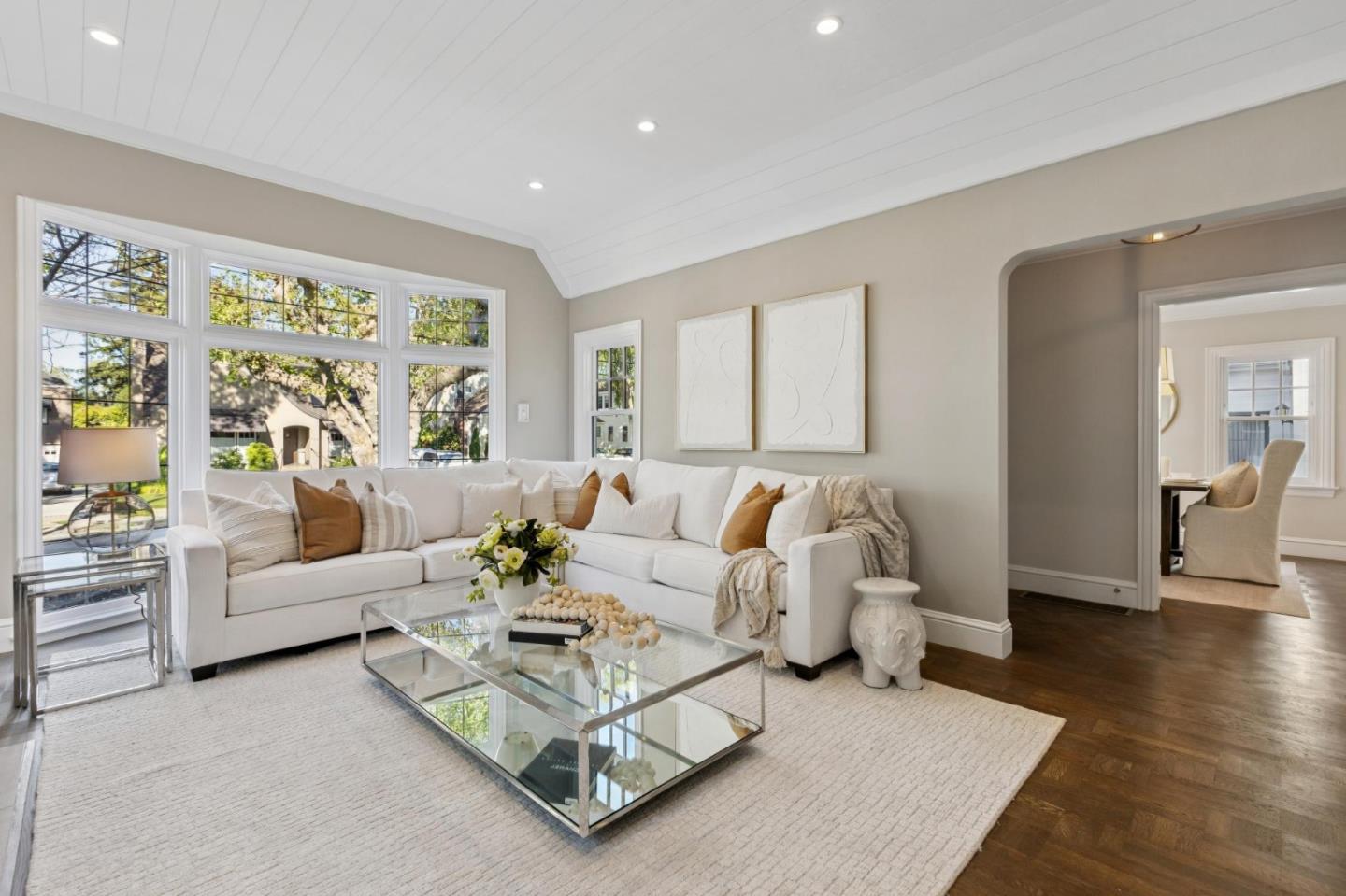 Detail Gallery Image 12 of 90 For 743 Winchester Dr, Burlingame,  CA 94010 - 3 Beds | 2 Baths