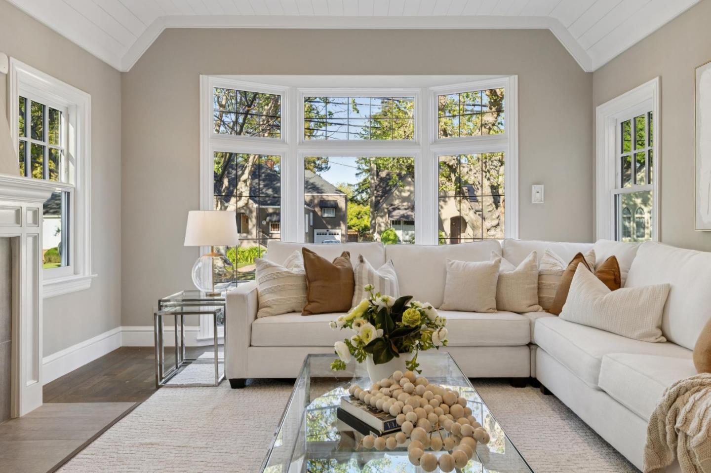 Detail Gallery Image 15 of 90 For 743 Winchester Dr, Burlingame,  CA 94010 - 3 Beds | 2 Baths