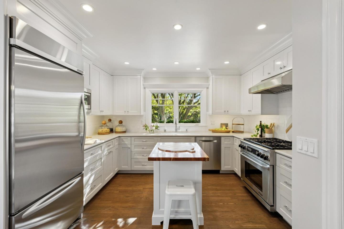 Detail Gallery Image 29 of 90 For 743 Winchester Dr, Burlingame,  CA 94010 - 3 Beds | 2 Baths