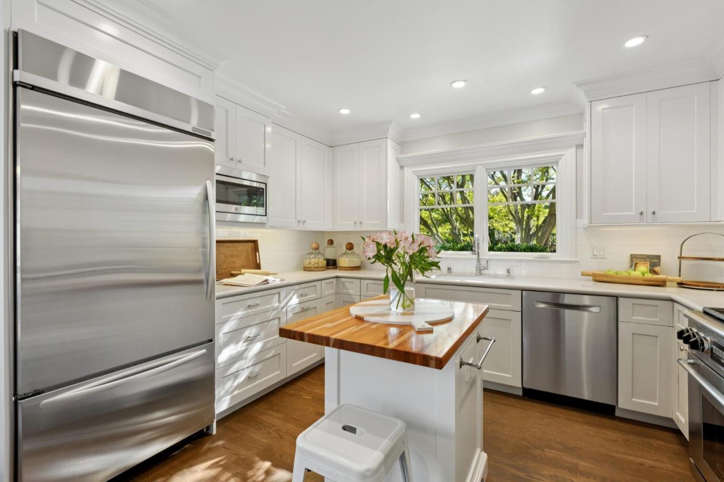 Detail Gallery Image 30 of 90 For 743 Winchester Dr, Burlingame,  CA 94010 - 3 Beds | 2 Baths