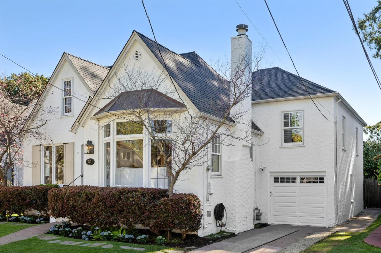 Detail Gallery Image 5 of 90 For 743 Winchester Dr, Burlingame,  CA 94010 - 3 Beds | 2 Baths