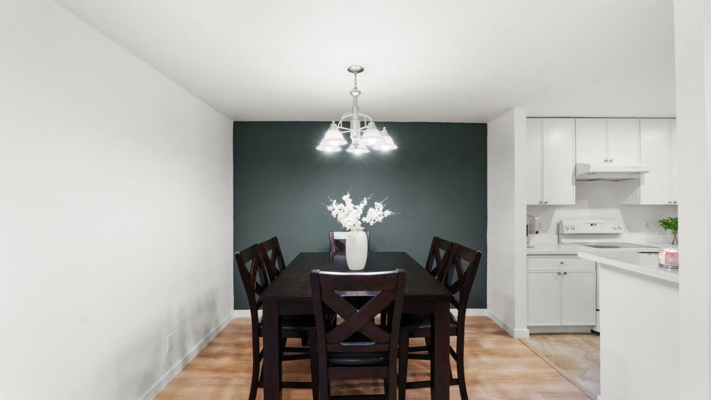 Detail Gallery Image 13 of 33 For 332 Philip Dr #110,  Daly City,  CA 94015 - 3 Beds | 2 Baths