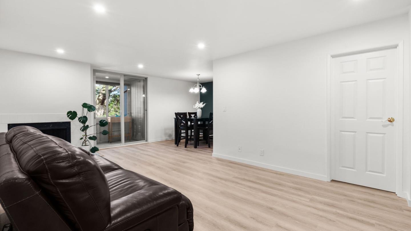 Detail Gallery Image 4 of 33 For 332 Philip Dr #110,  Daly City,  CA 94015 - 3 Beds | 2 Baths