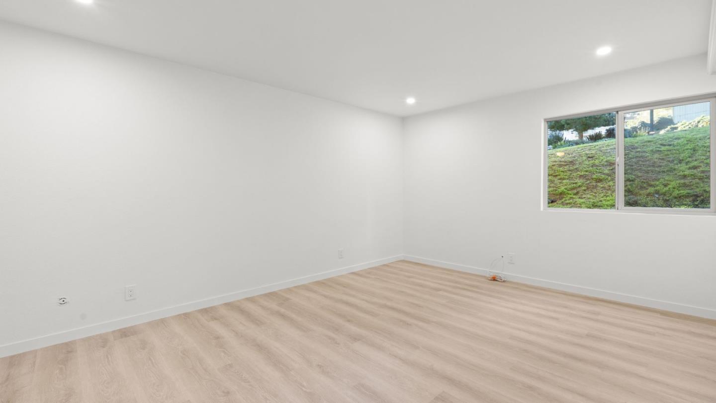 Detail Gallery Image 6 of 33 For 332 Philip Dr #110,  Daly City,  CA 94015 - 3 Beds | 2 Baths