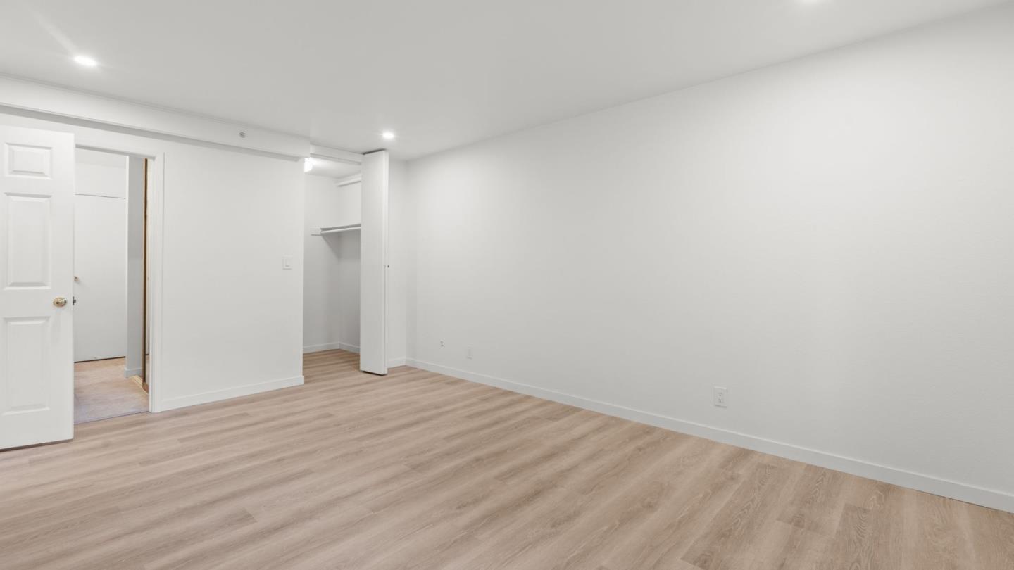 Detail Gallery Image 8 of 33 For 332 Philip Dr #110,  Daly City,  CA 94015 - 3 Beds | 2 Baths