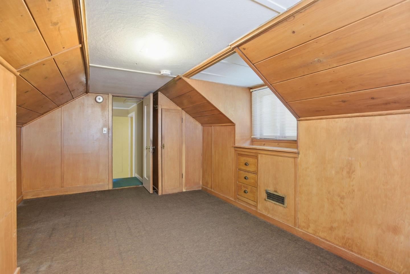 Detail Gallery Image 15 of 42 For 608 Peninsula Ave, Burlingame,  CA 94010 - 4 Beds | 1/1 Baths