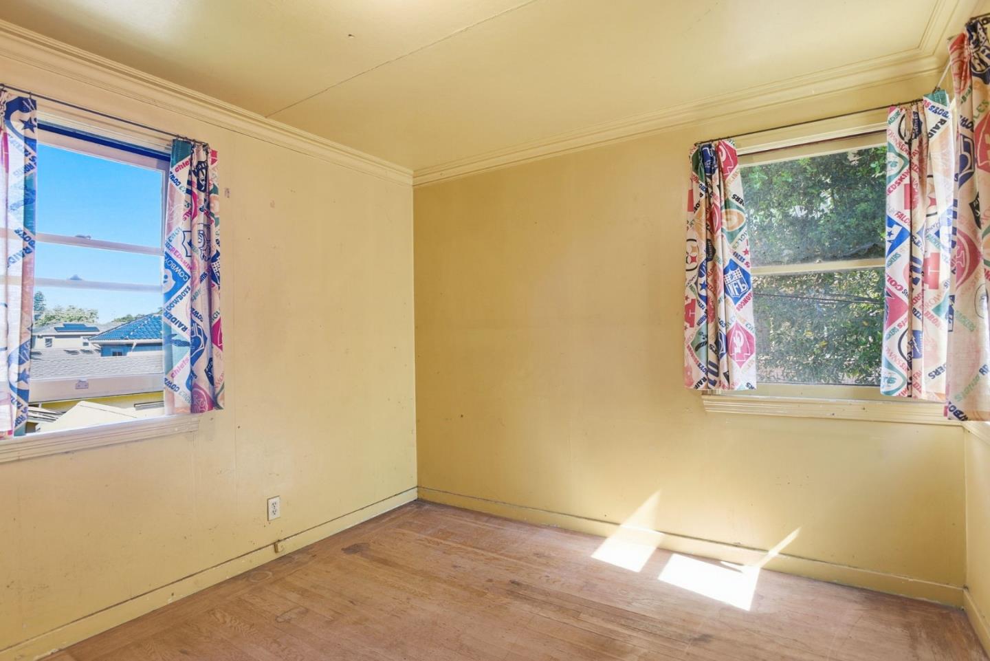 Detail Gallery Image 18 of 42 For 608 Peninsula Ave, Burlingame,  CA 94010 - 4 Beds | 1/1 Baths