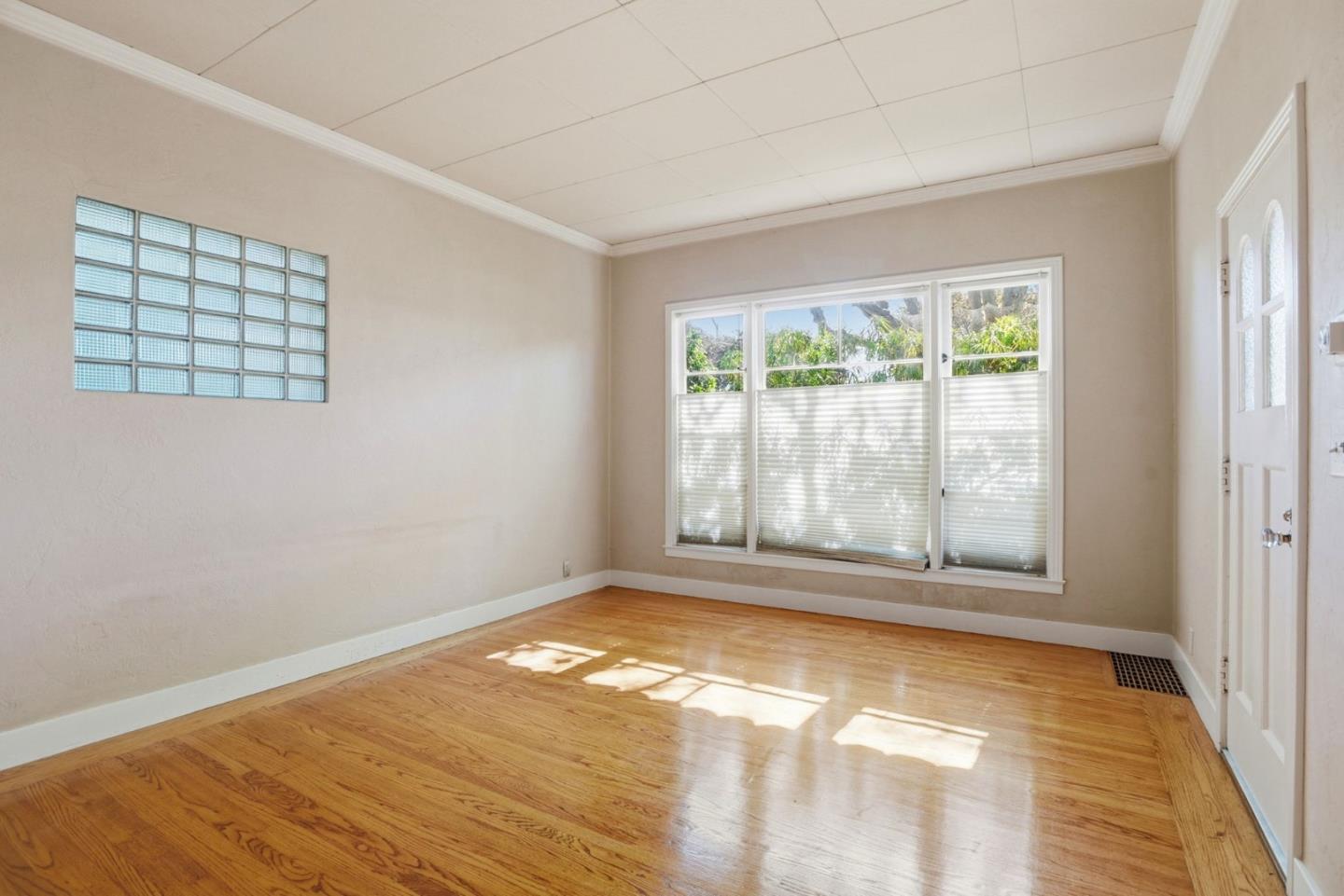 Detail Gallery Image 26 of 42 For 608 Peninsula Ave, Burlingame,  CA 94010 - 4 Beds | 1/1 Baths