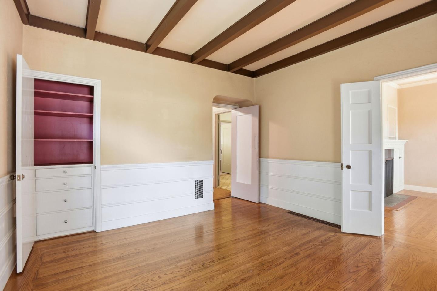 Detail Gallery Image 7 of 42 For 608 Peninsula Ave, Burlingame,  CA 94010 - 4 Beds | 1/1 Baths