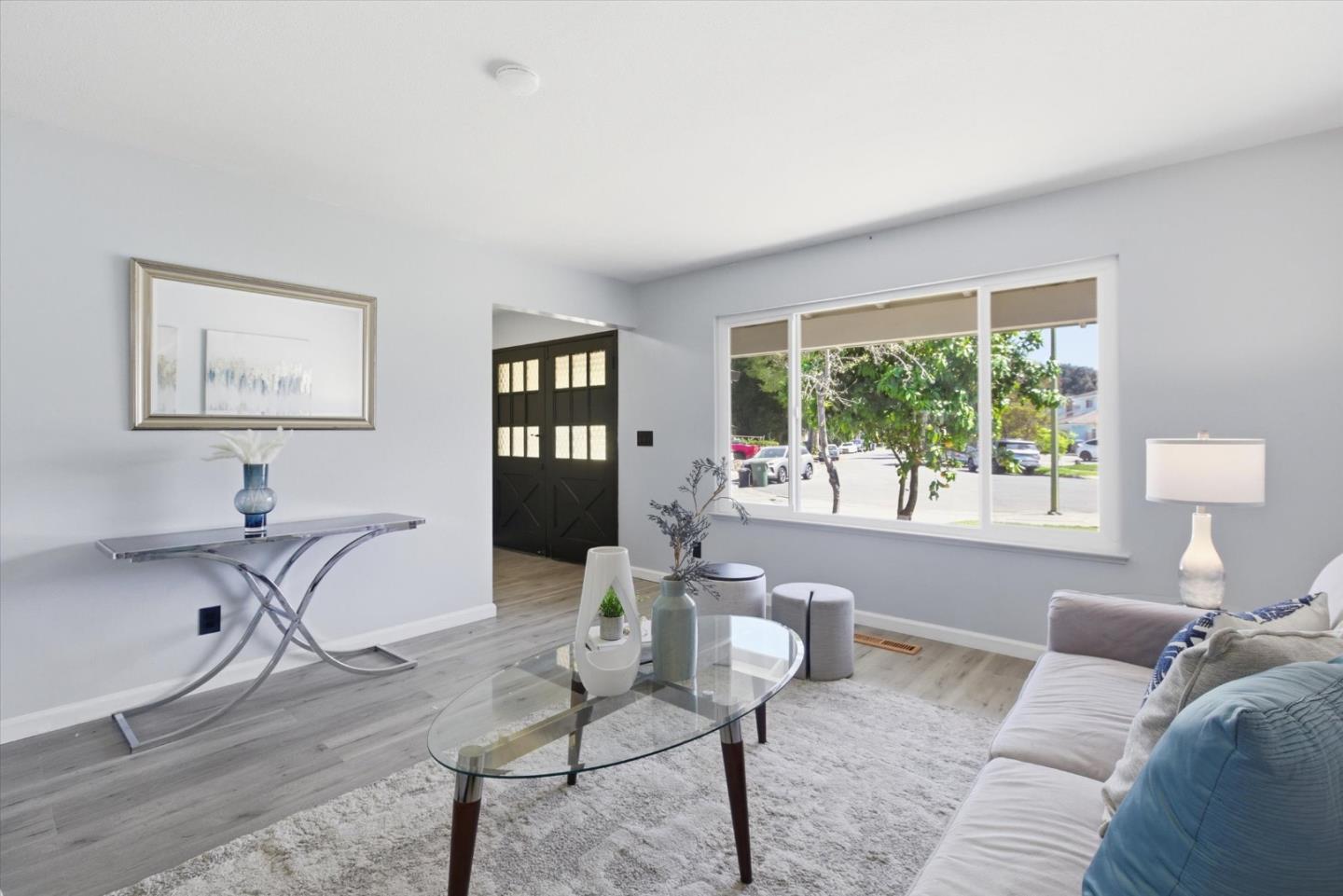 Detail Gallery Image 13 of 49 For 137 Carling Ct, San Jose,  CA 95111 - 4 Beds | 2/1 Baths