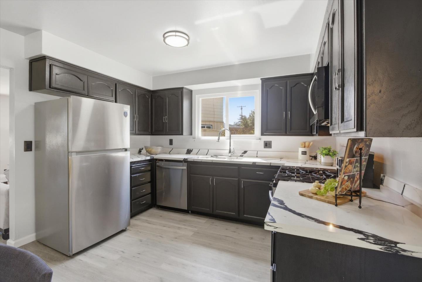 Detail Gallery Image 17 of 49 For 137 Carling Ct, San Jose,  CA 95111 - 4 Beds | 2/1 Baths