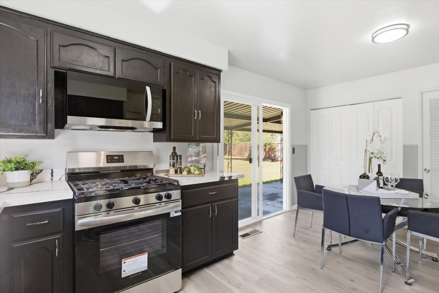 Detail Gallery Image 19 of 49 For 137 Carling Ct, San Jose,  CA 95111 - 4 Beds | 2/1 Baths