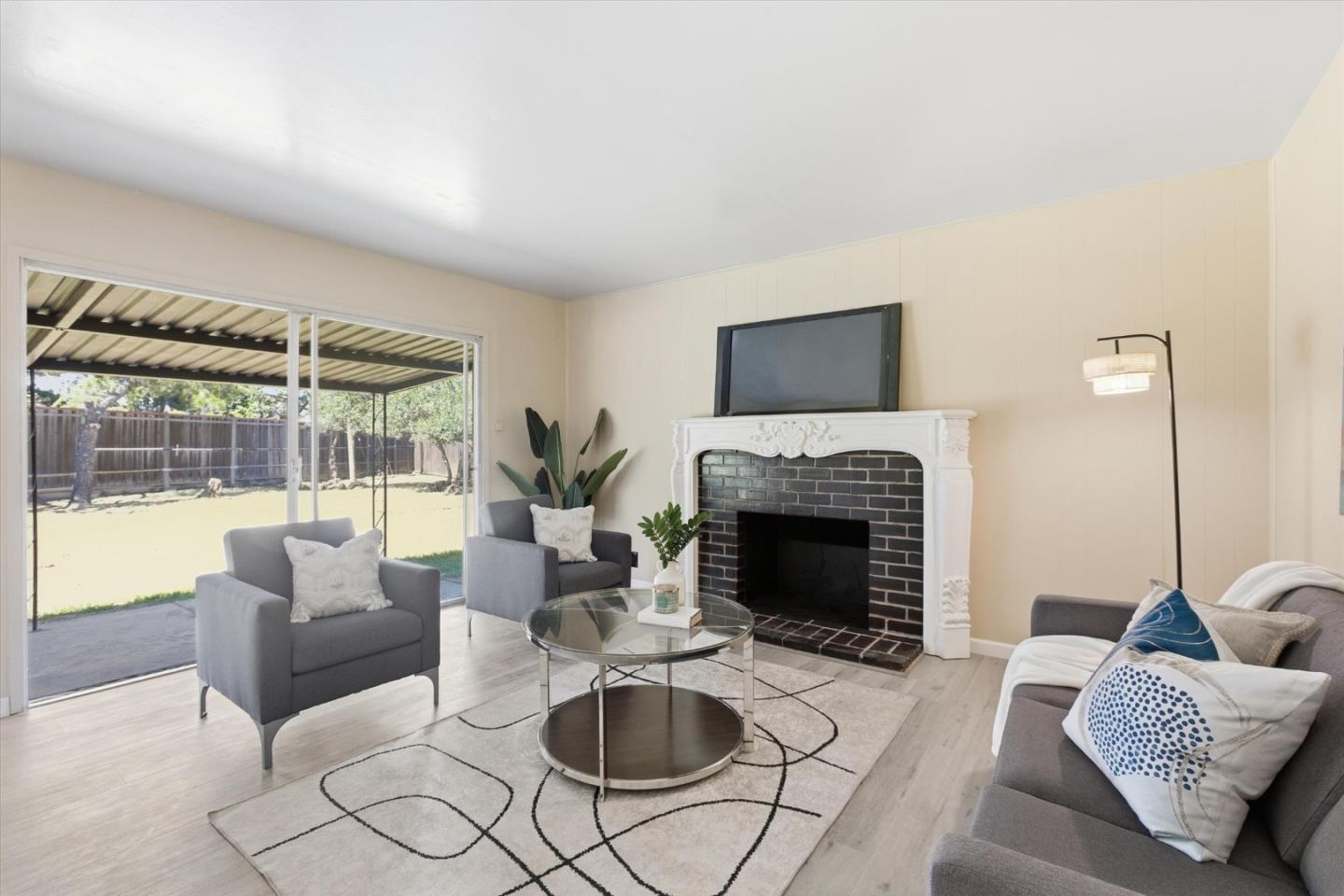 Detail Gallery Image 22 of 49 For 137 Carling Ct, San Jose,  CA 95111 - 4 Beds | 2/1 Baths