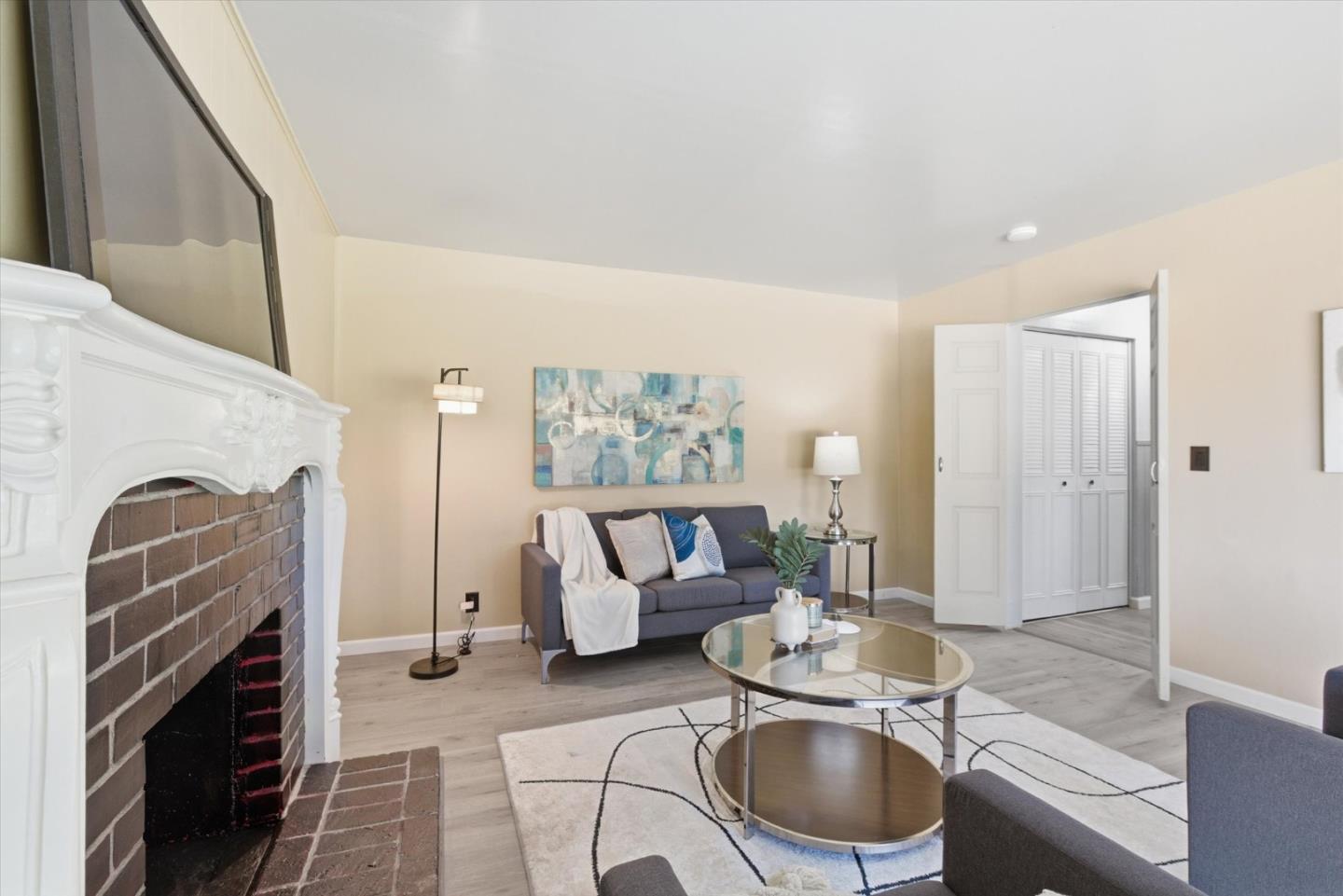 Detail Gallery Image 25 of 49 For 137 Carling Ct, San Jose,  CA 95111 - 4 Beds | 2/1 Baths