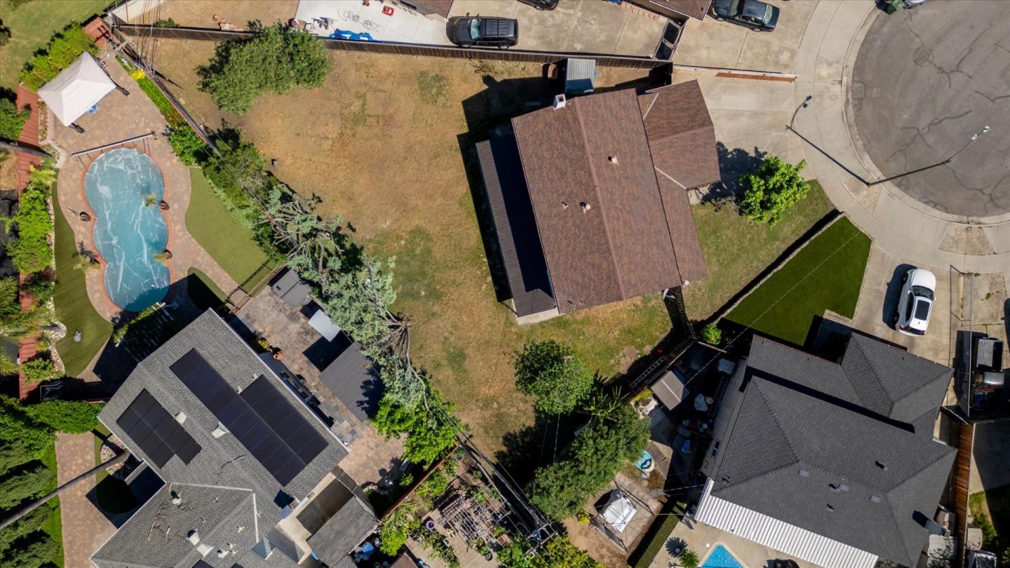 Detail Gallery Image 45 of 49 For 137 Carling Ct, San Jose,  CA 95111 - 4 Beds | 2/1 Baths