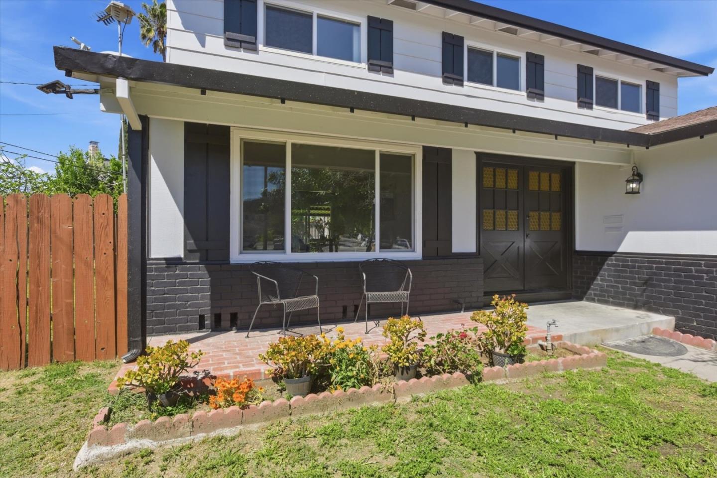 Detail Gallery Image 8 of 49 For 137 Carling Ct, San Jose,  CA 95111 - 4 Beds | 2/1 Baths