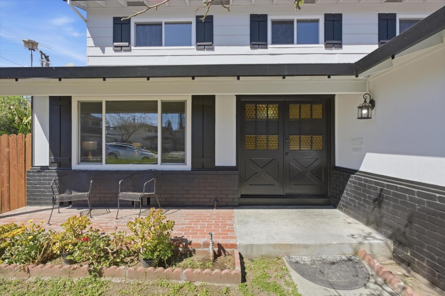 Detail Gallery Image 9 of 49 For 137 Carling Ct, San Jose,  CA 95111 - 4 Beds | 2/1 Baths