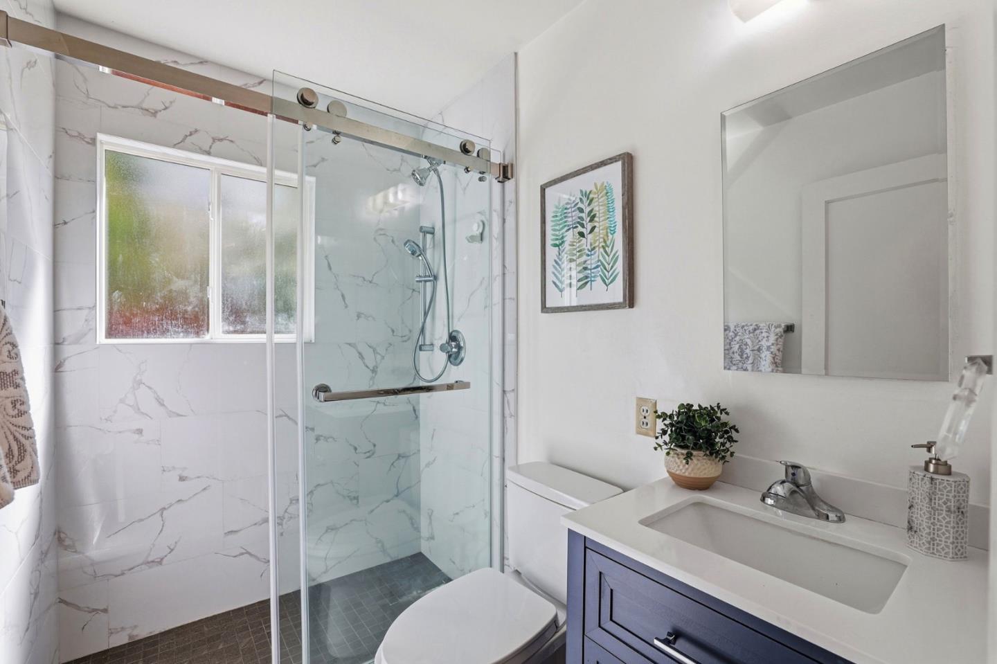 Detail Gallery Image 4 of 37 For 111 Nancy Ct, Mountain View,  CA 94041 - 4 Beds | 2 Baths