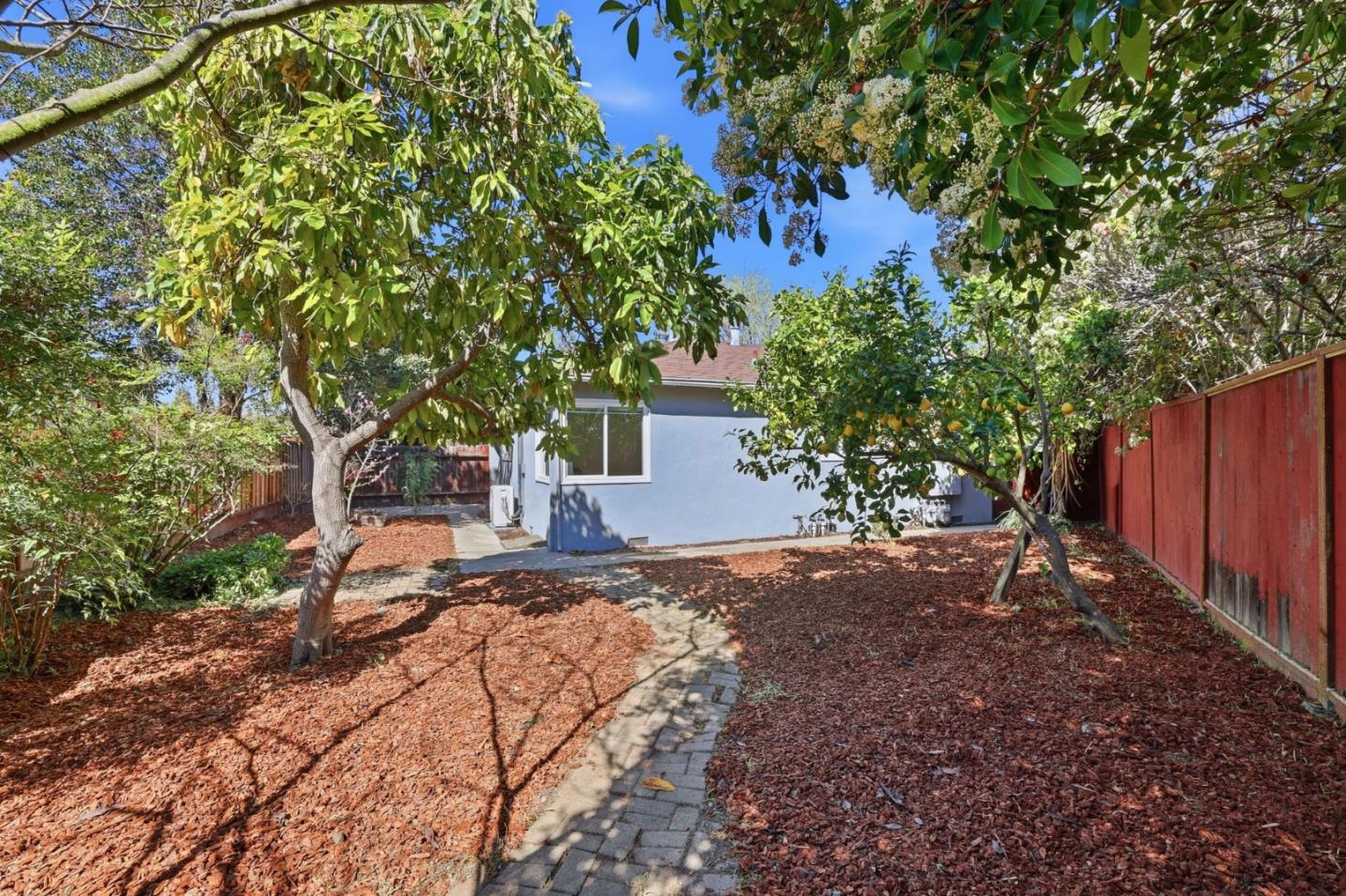 Detail Gallery Image 7 of 37 For 111 Nancy Ct, Mountain View,  CA 94041 - 4 Beds | 2 Baths