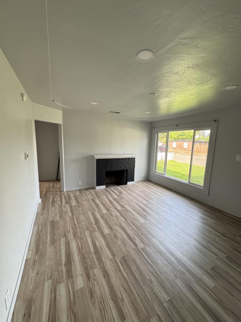 Detail Gallery Image 10 of 15 For 1854 De Ovan, Stockton,  CA 95204 - 3 Beds | 1 Baths