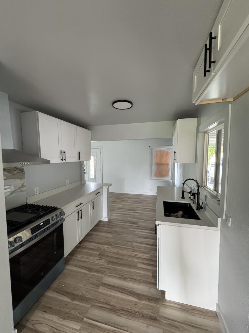 Detail Gallery Image 2 of 15 For 1854 De Ovan, Stockton,  CA 95204 - 3 Beds | 1 Baths