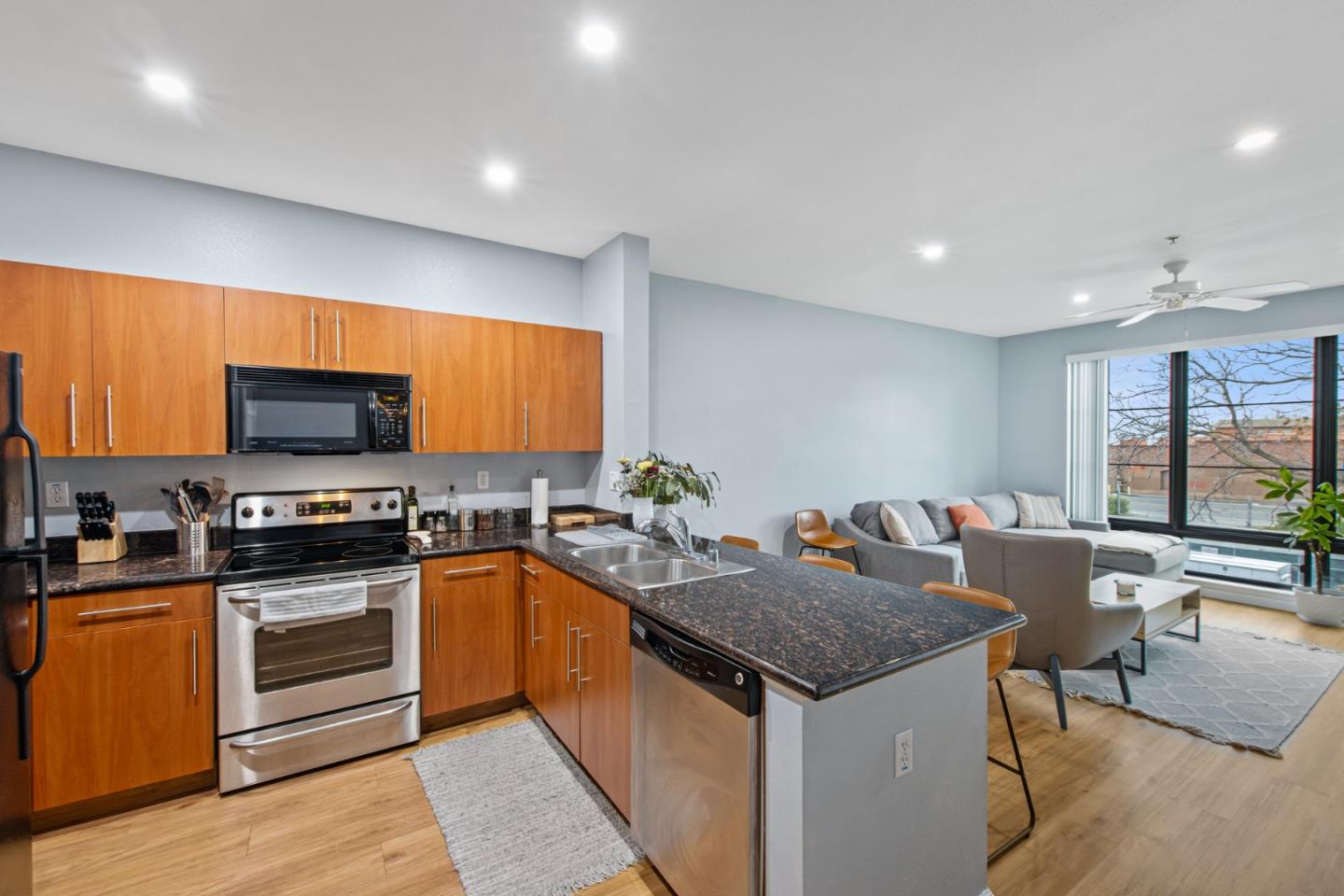 Detail Gallery Image 8 of 32 For 1060 S 3rd St #233,  San Jose,  CA 95112 - 1 Beds | 1 Baths