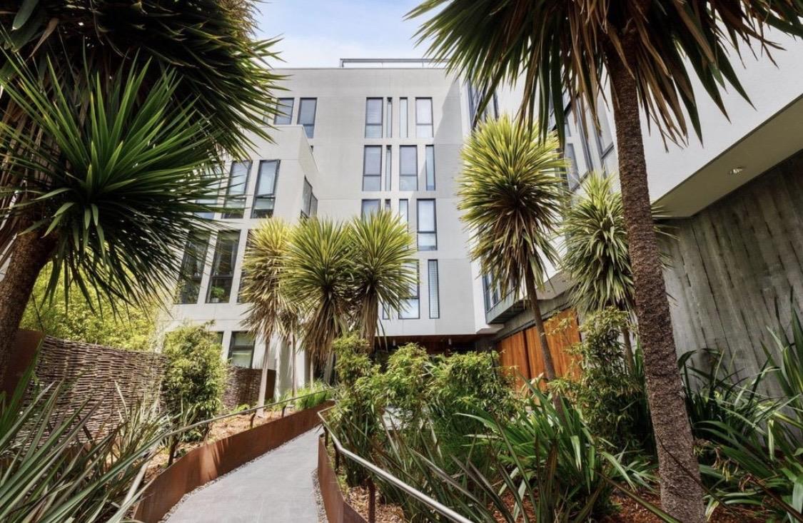 Front Image Thumbnail for ML82039752