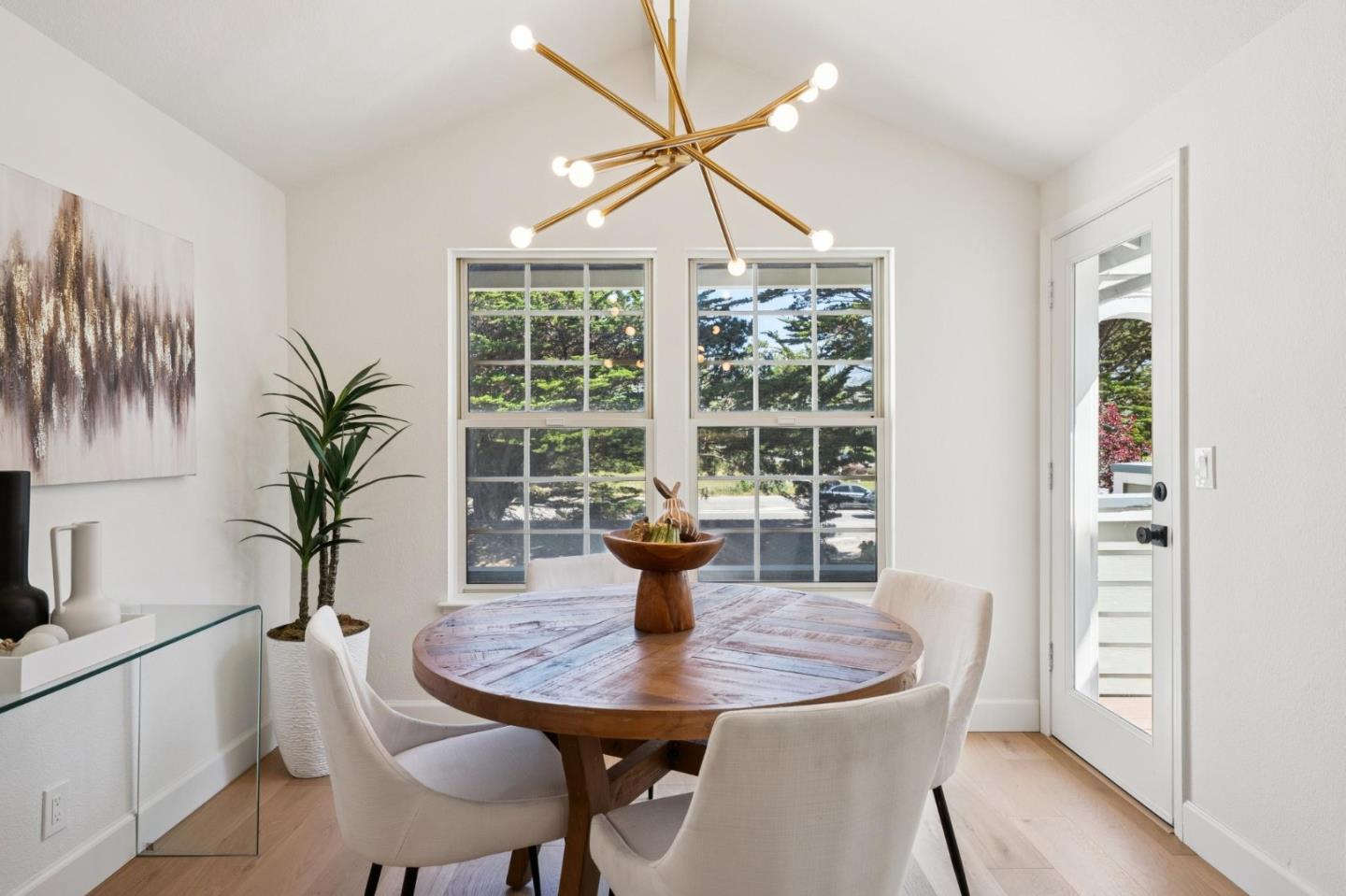 Detail Gallery Image 10 of 44 For 135 Troon Way, Half Moon Bay,  CA 94019 - 3 Beds | 2 Baths