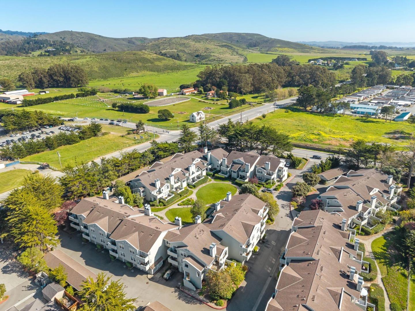 Detail Gallery Image 41 of 44 For 135 Troon Way, Half Moon Bay,  CA 94019 - 3 Beds | 2 Baths