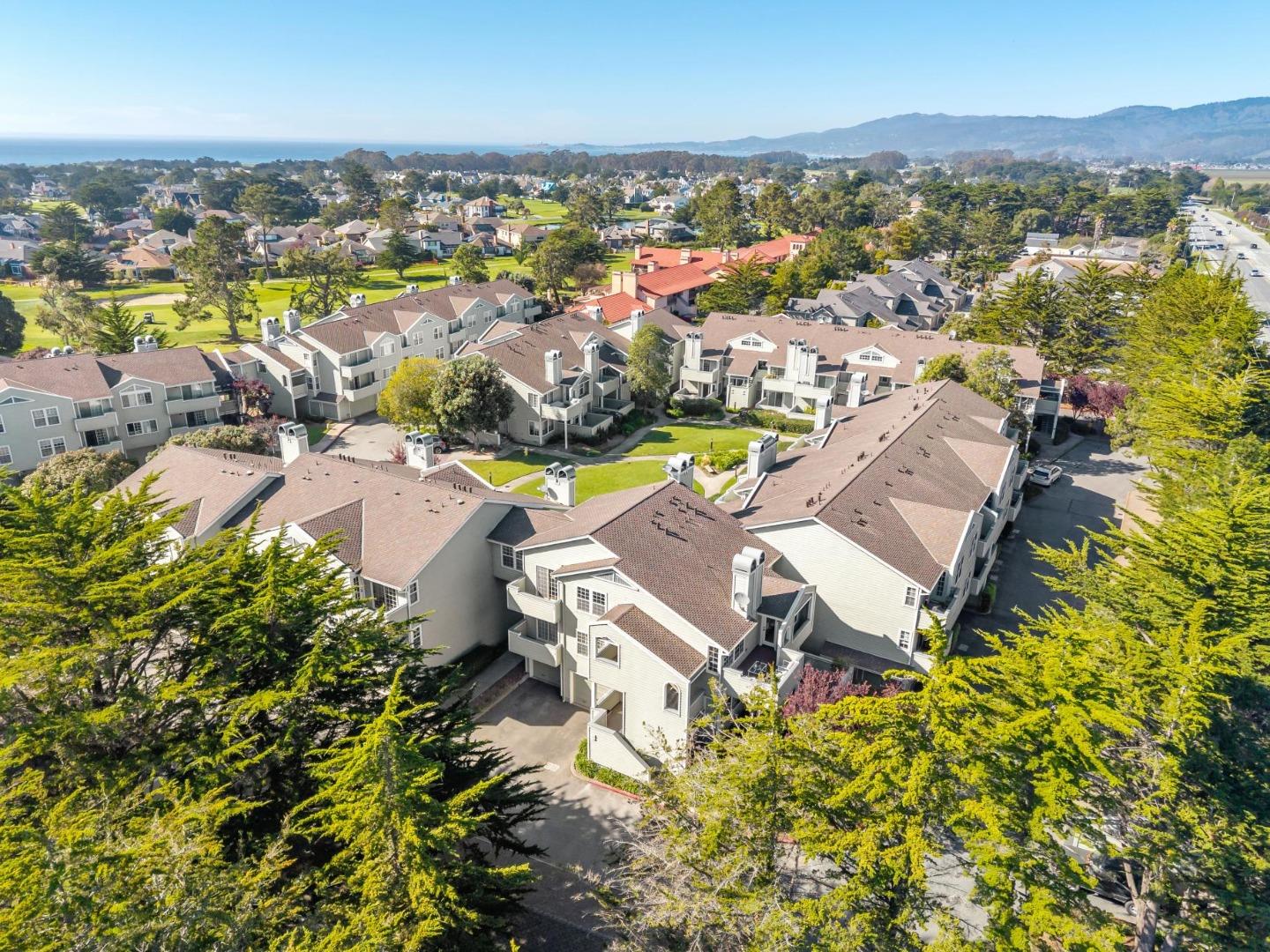 Detail Gallery Image 42 of 44 For 135 Troon Way, Half Moon Bay,  CA 94019 - 3 Beds | 2 Baths