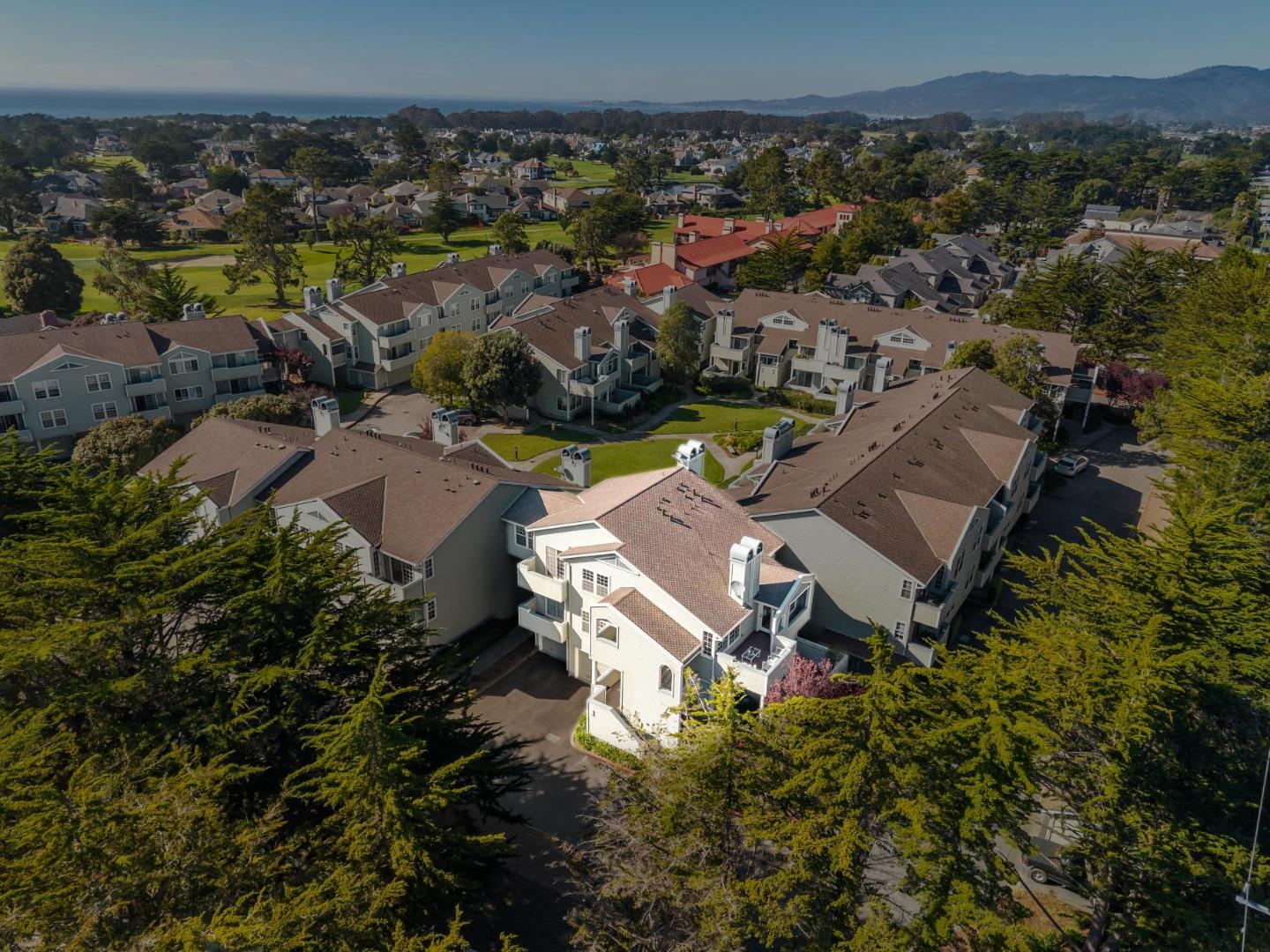 Detail Gallery Image 43 of 44 For 135 Troon Way, Half Moon Bay,  CA 94019 - 3 Beds | 2 Baths