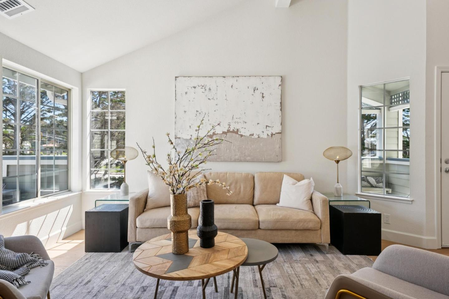 Detail Gallery Image 5 of 44 For 135 Troon Way, Half Moon Bay,  CA 94019 - 3 Beds | 2 Baths