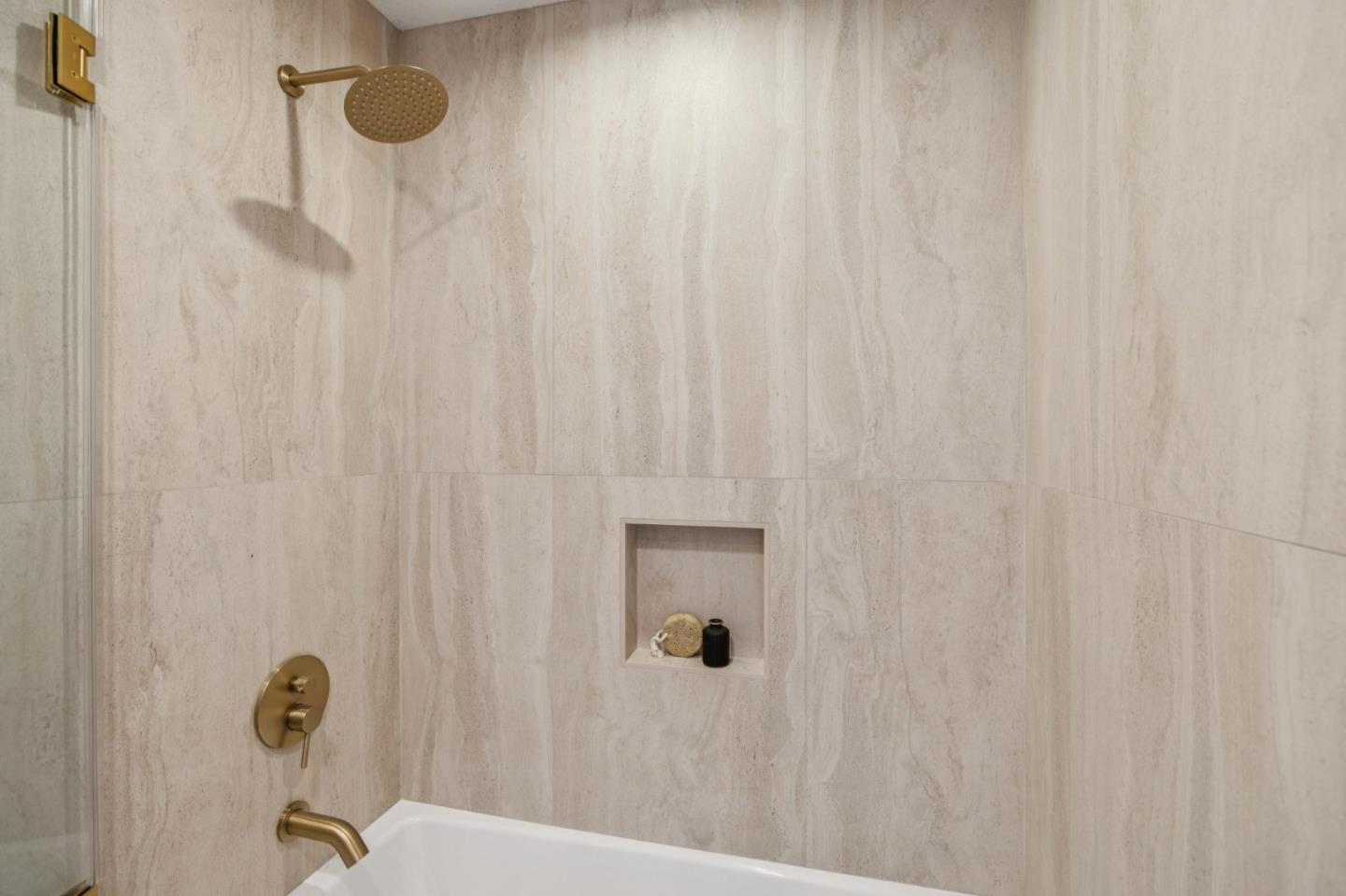 Detail Gallery Image 15 of 27 For 142 Mission Dr, East Palo Alto,  CA 94303 - 2 Beds | 2 Baths