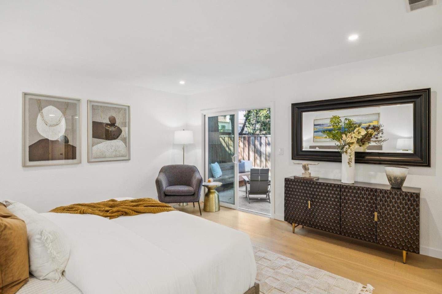 Detail Gallery Image 21 of 27 For 142 Mission Dr, East Palo Alto,  CA 94303 - 2 Beds | 2 Baths