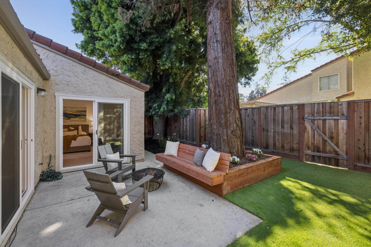 Detail Gallery Image 22 of 27 For 142 Mission Dr, East Palo Alto,  CA 94303 - 2 Beds | 2 Baths