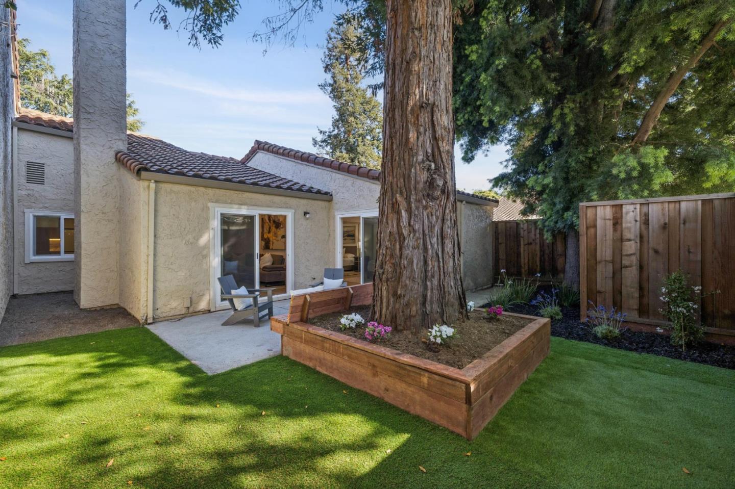 Detail Gallery Image 23 of 27 For 142 Mission Dr, East Palo Alto,  CA 94303 - 2 Beds | 2 Baths